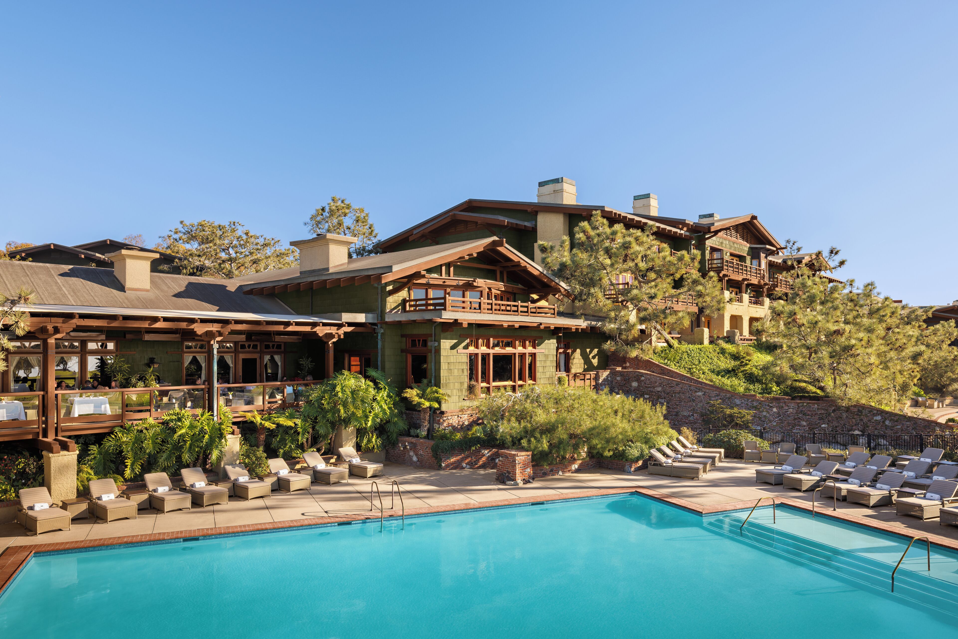 Utendørsbasseng og bassengparasoller