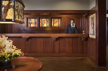 Reception area at The Lodge at Torrey Pines