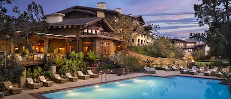 Outdoor pool, pool umbrellas