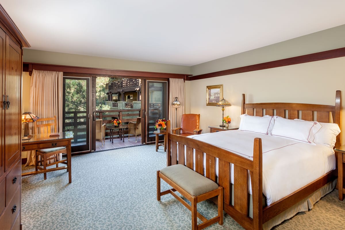 Egyptian cotton sheets, minibar, in-room safe, desk