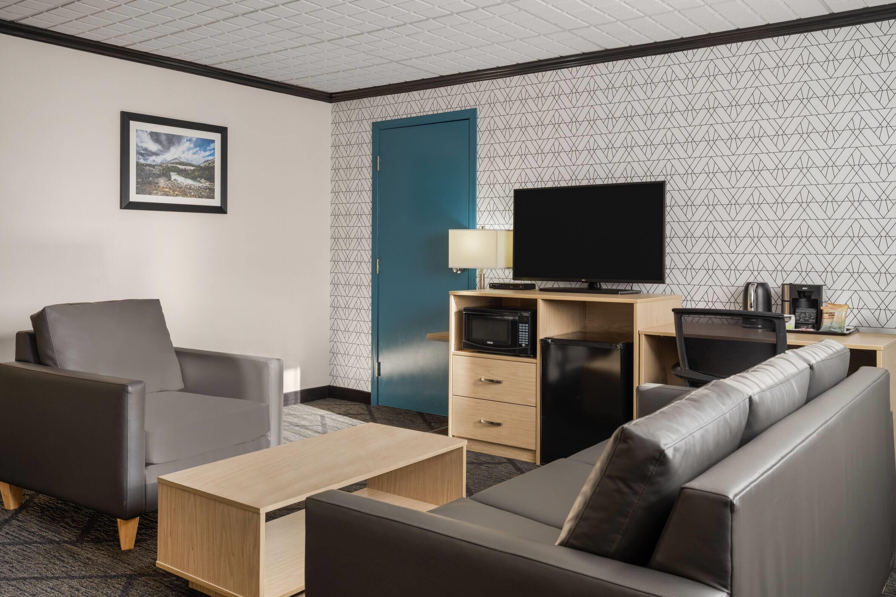 Suite studio, Plusieurs lits, non-fumeur | Literie hypoallergénique, coffre-fort, bureau, rideaux d’obscurcissement