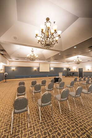 Ballroom - Sternwheeler Hotel & Conference Centre, Trademark by Wyndham (Whitehorse)