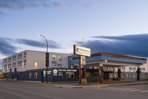 Exterior - Sternwheeler Hotel & Conference Centre, Trademark by Wyndham (Whitehorse)