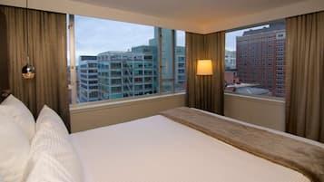 1 King Corner Penthouse | 이집트산 면 시트, 고급 침구, 템퍼페딕 침대, 객실 내 금고