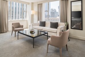 Televisión LCD 37 pulgadas con canales de televisión vía satélite