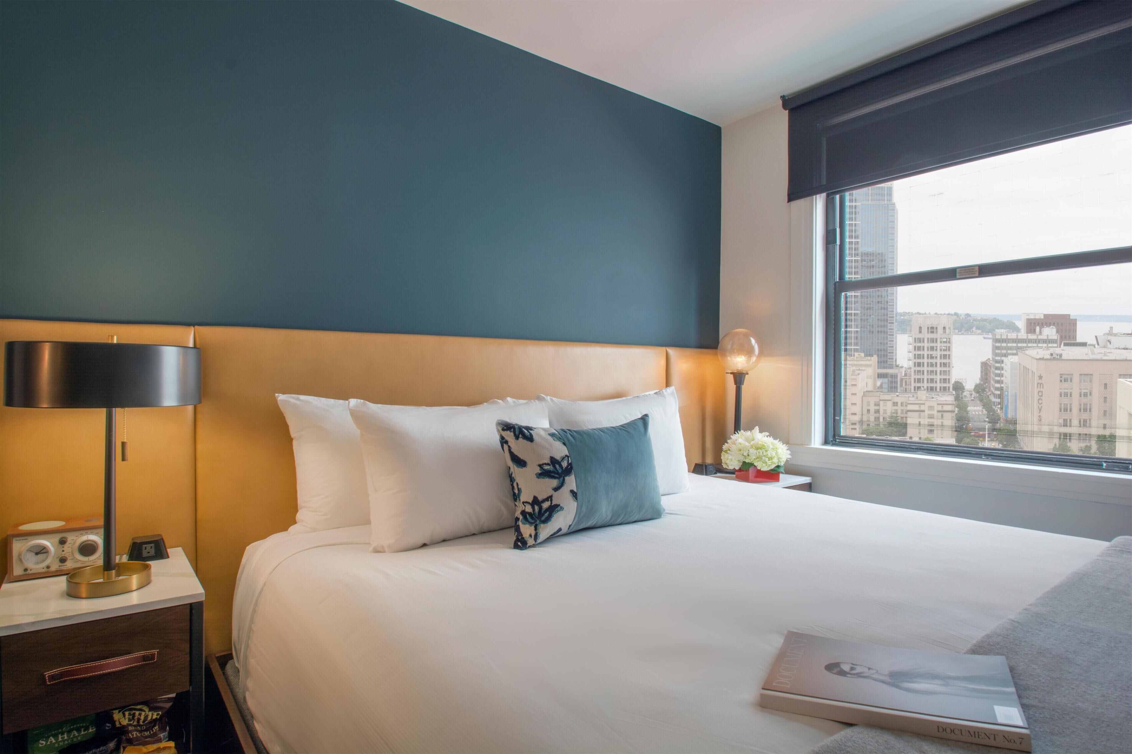 Egyptian cotton sheets, premium bedding, down comforters, pillowtop beds