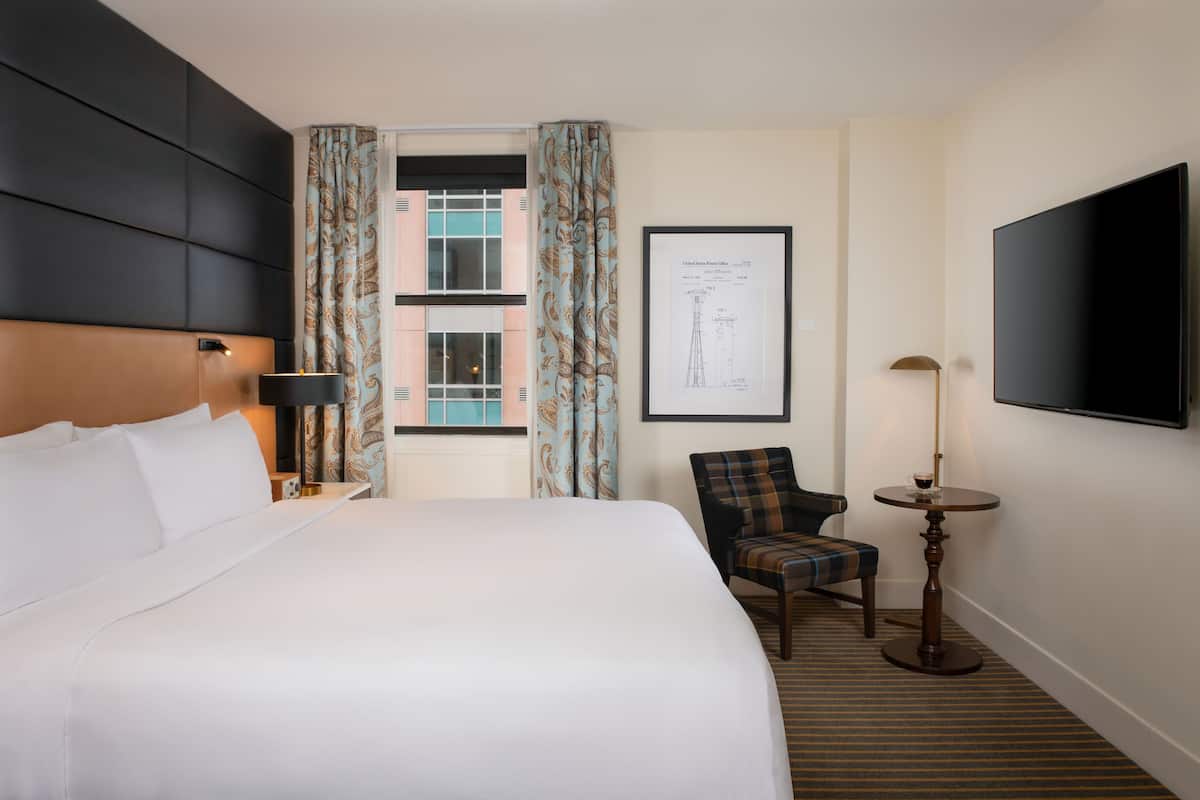 Egyptian cotton sheets, premium bedding, down comforters, pillowtop beds