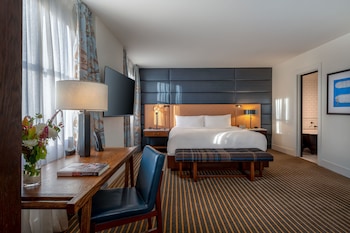 Egyptian cotton sheets, premium bedding, down comforters, pillowtop beds at Hotel Theodore
