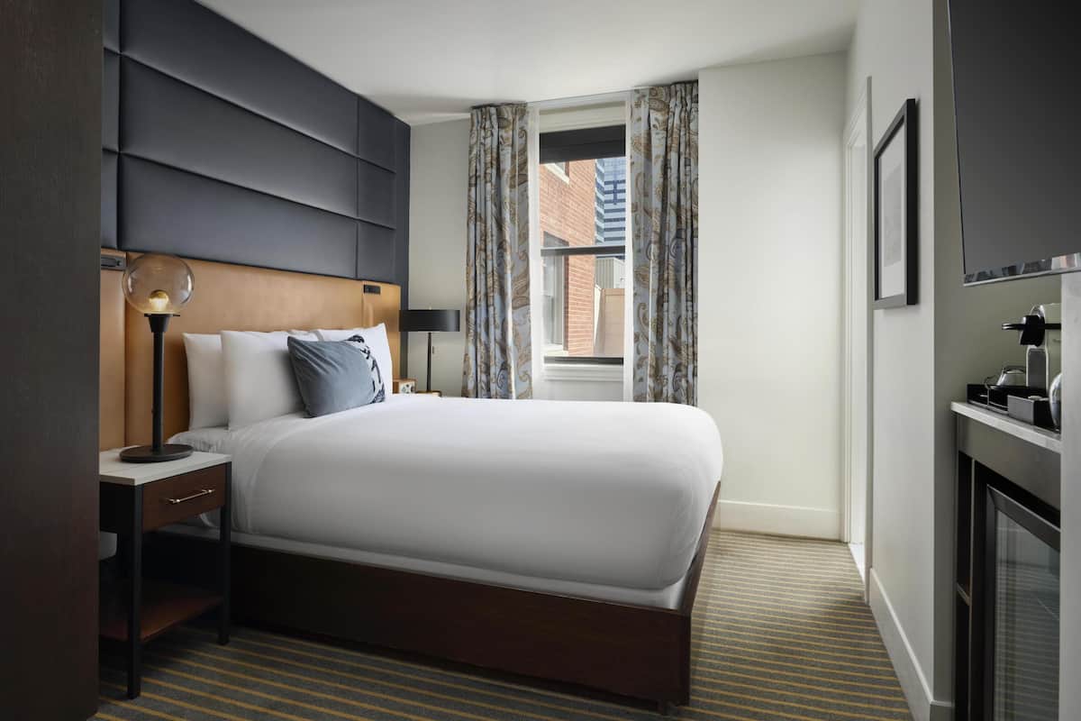 Egyptian cotton sheets, premium bedding, down comforters, pillowtop beds