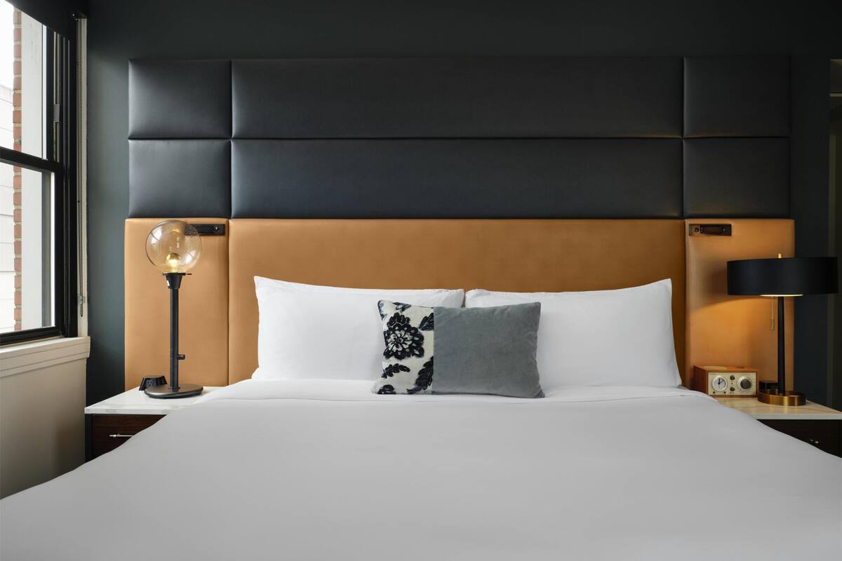 Egyptian cotton sheets, premium bedding, down comforters, pillowtop beds