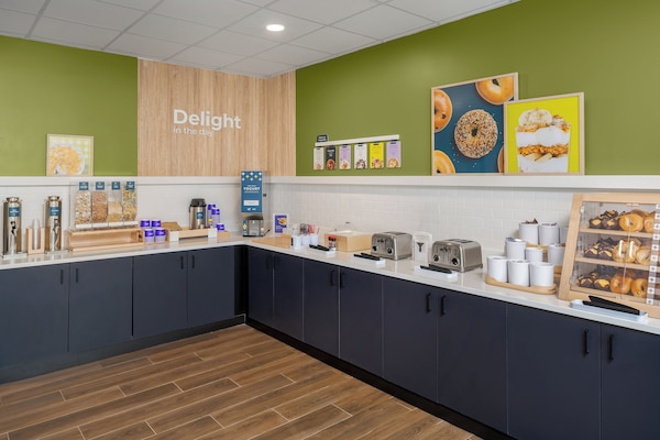 Free daily continental breakfast