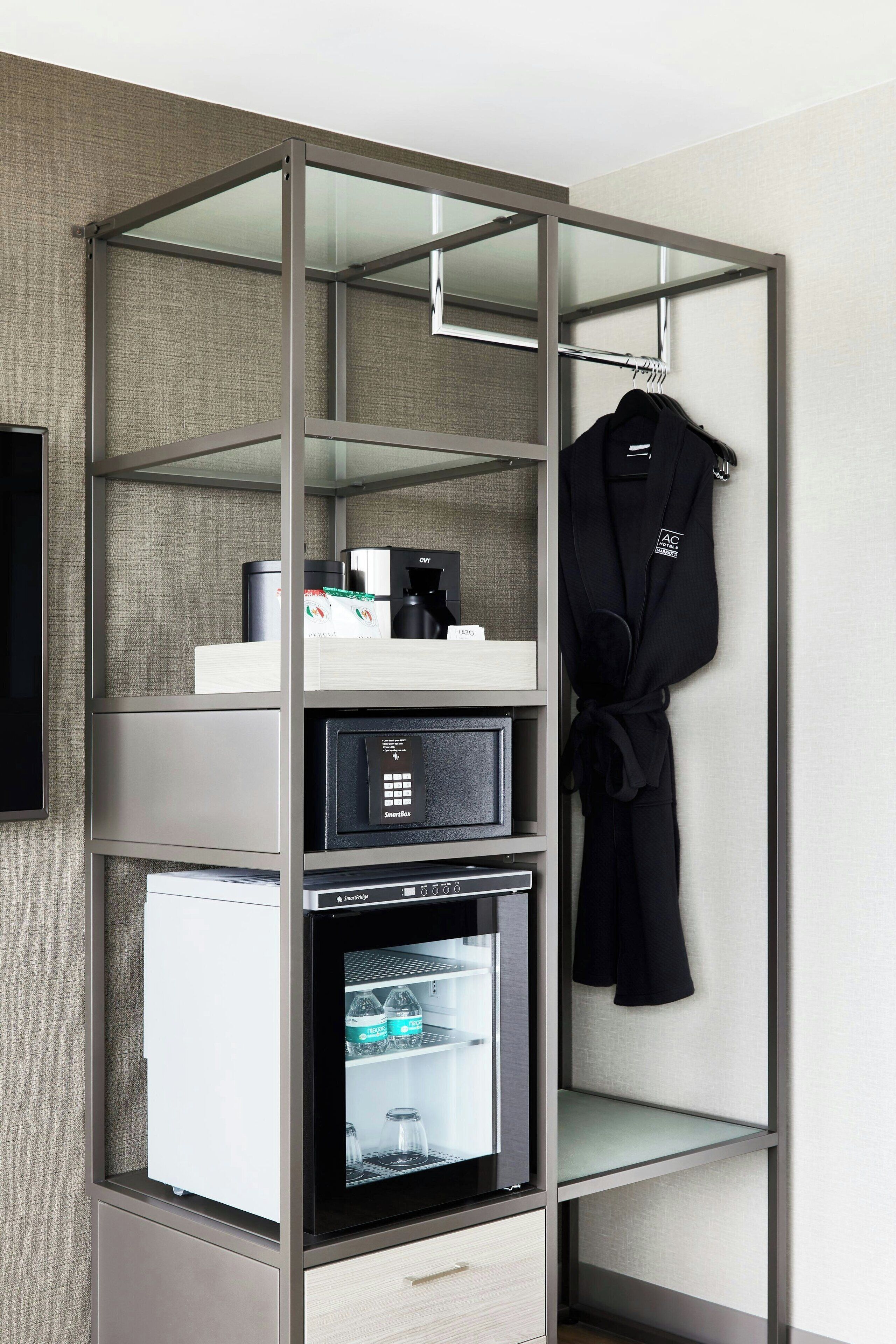 1 bedroom, premium bedding, in-room safe, desk