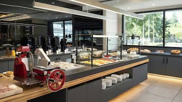 Tägliches Frühstücksbuffet gegen Gebühr