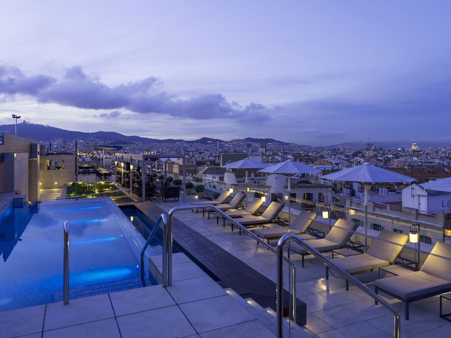 Seasonal outdoor pool, sun loungers