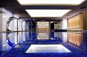 Couples treatment rooms, sauna, hot tub, steam room, hot springs
