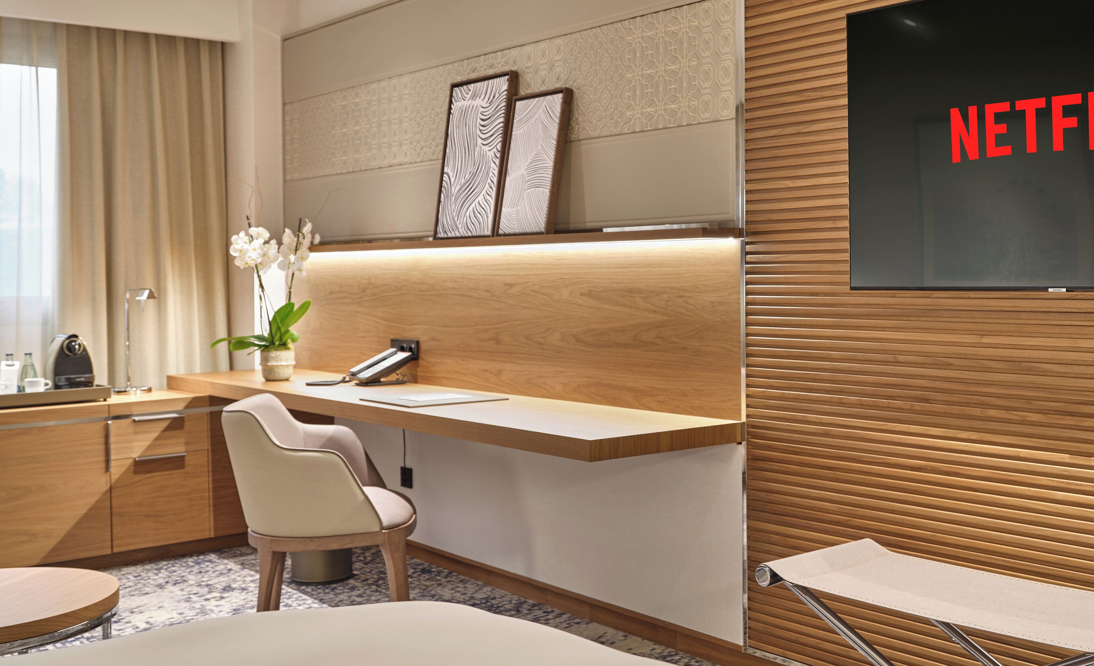 1 bedroom, egyptian cotton sheets, premium bedding, select comfort beds