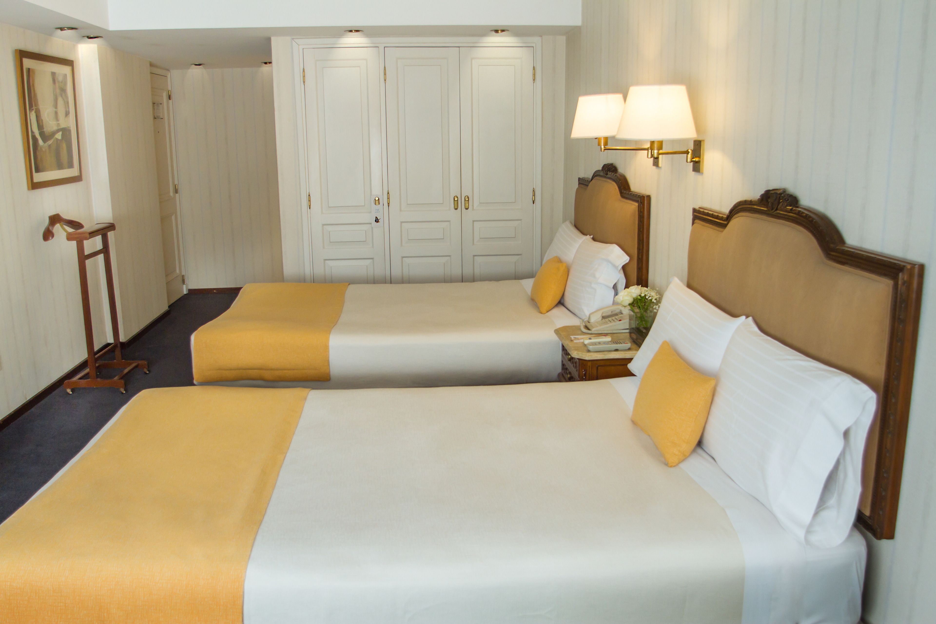 deluxe twin room, 2 single beds | minibar, in-room safe, soundproofing, free wifi