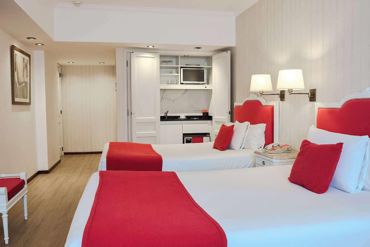 Chambre Supérieure, 2 lits doubles