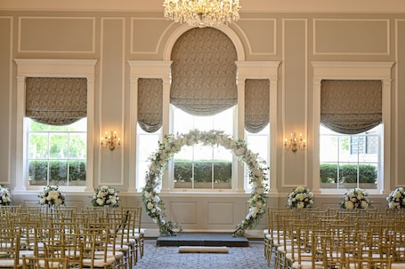 Ballroom. Hawthorne Hotel