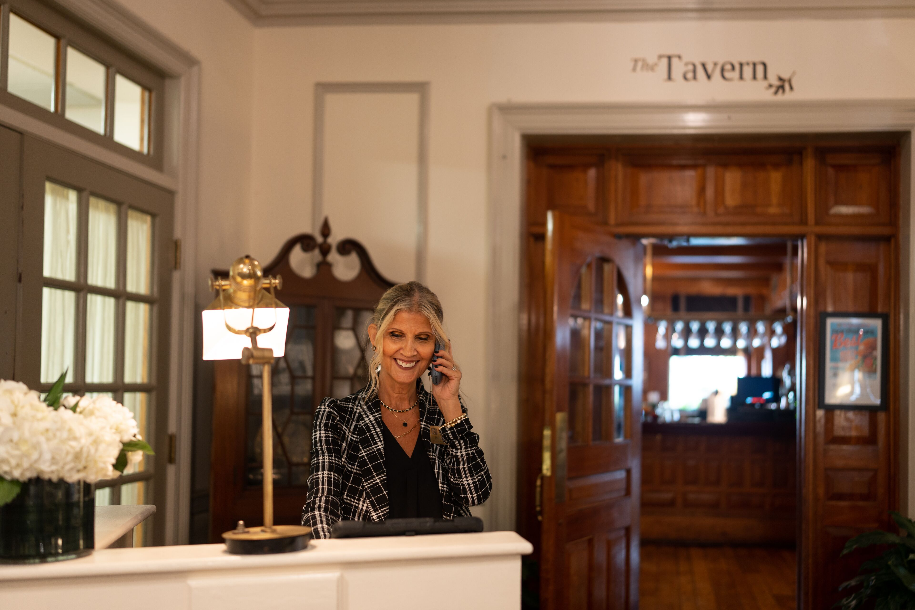 2 restaurants, breakfast, lunch, dinner served; american cuisine