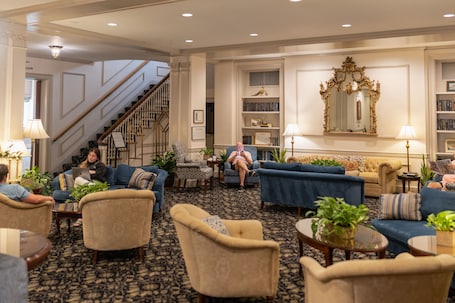 Lobby sitting area. Hawthorne Hotel