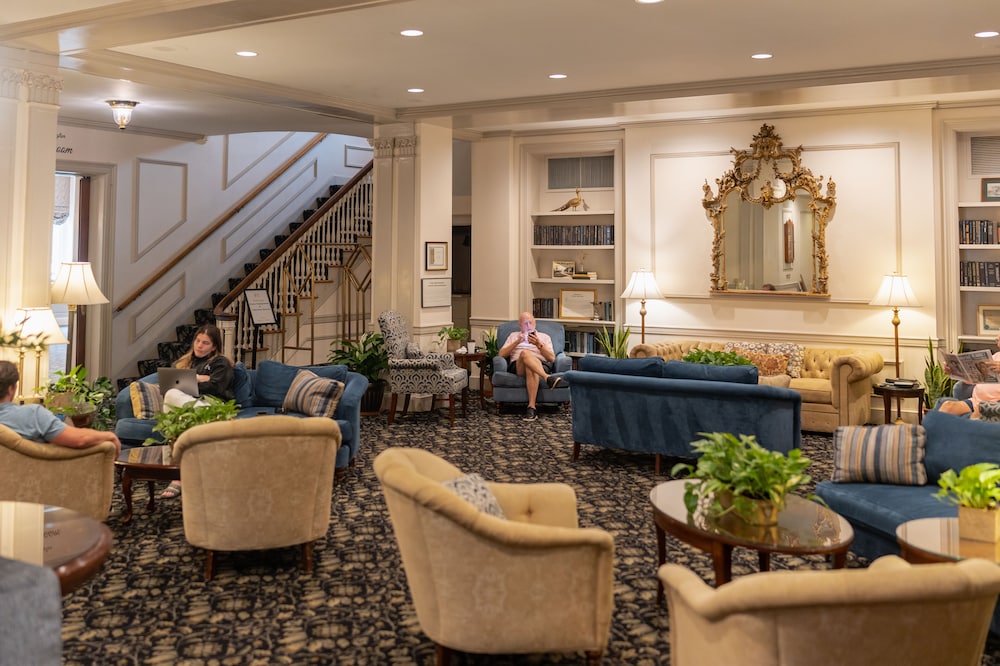 Hawthorne Hotel by null