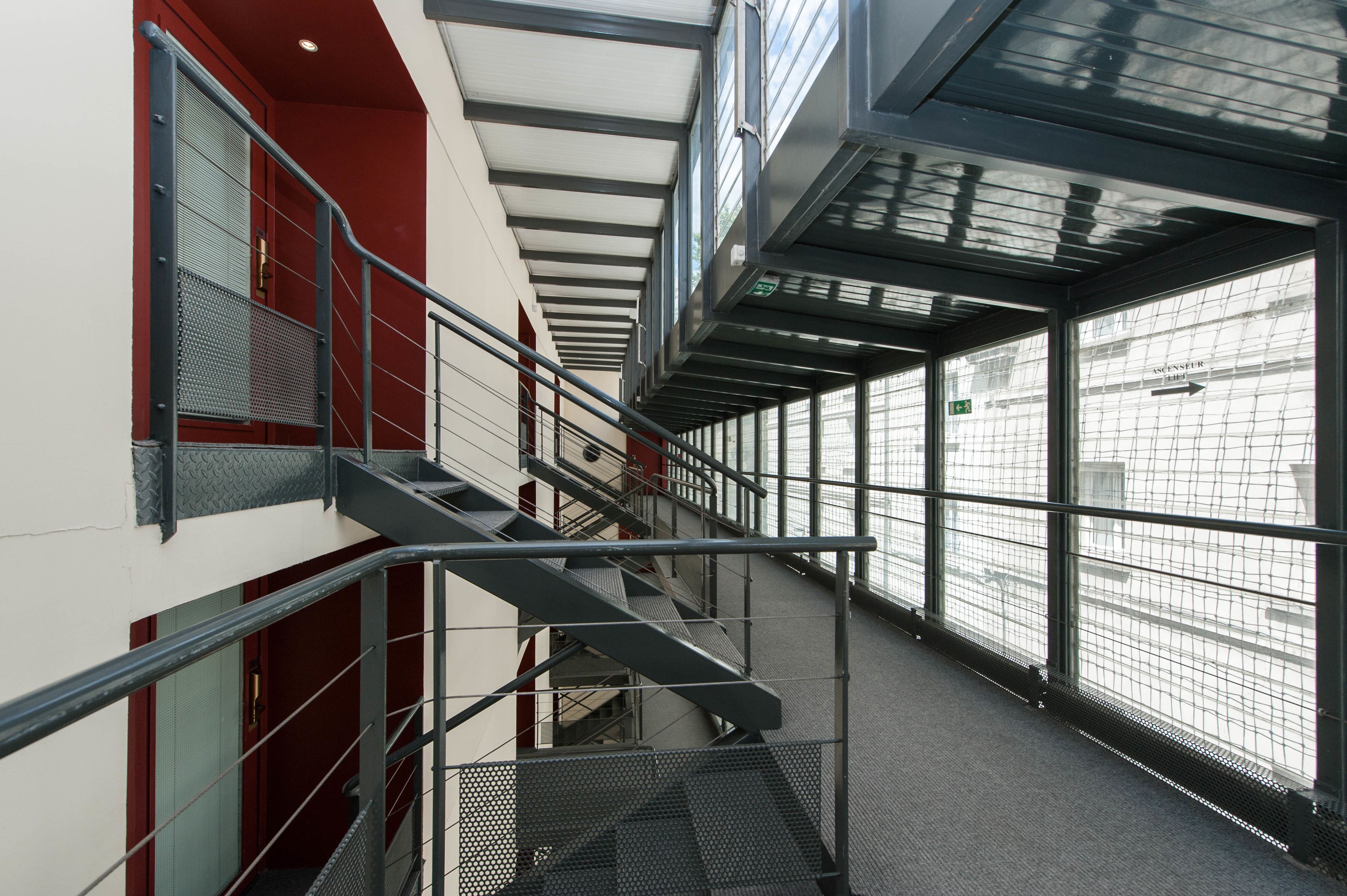 chambre supérieure contemporaine | in-room safe, soundproofing, iron/ironing board, free wifi