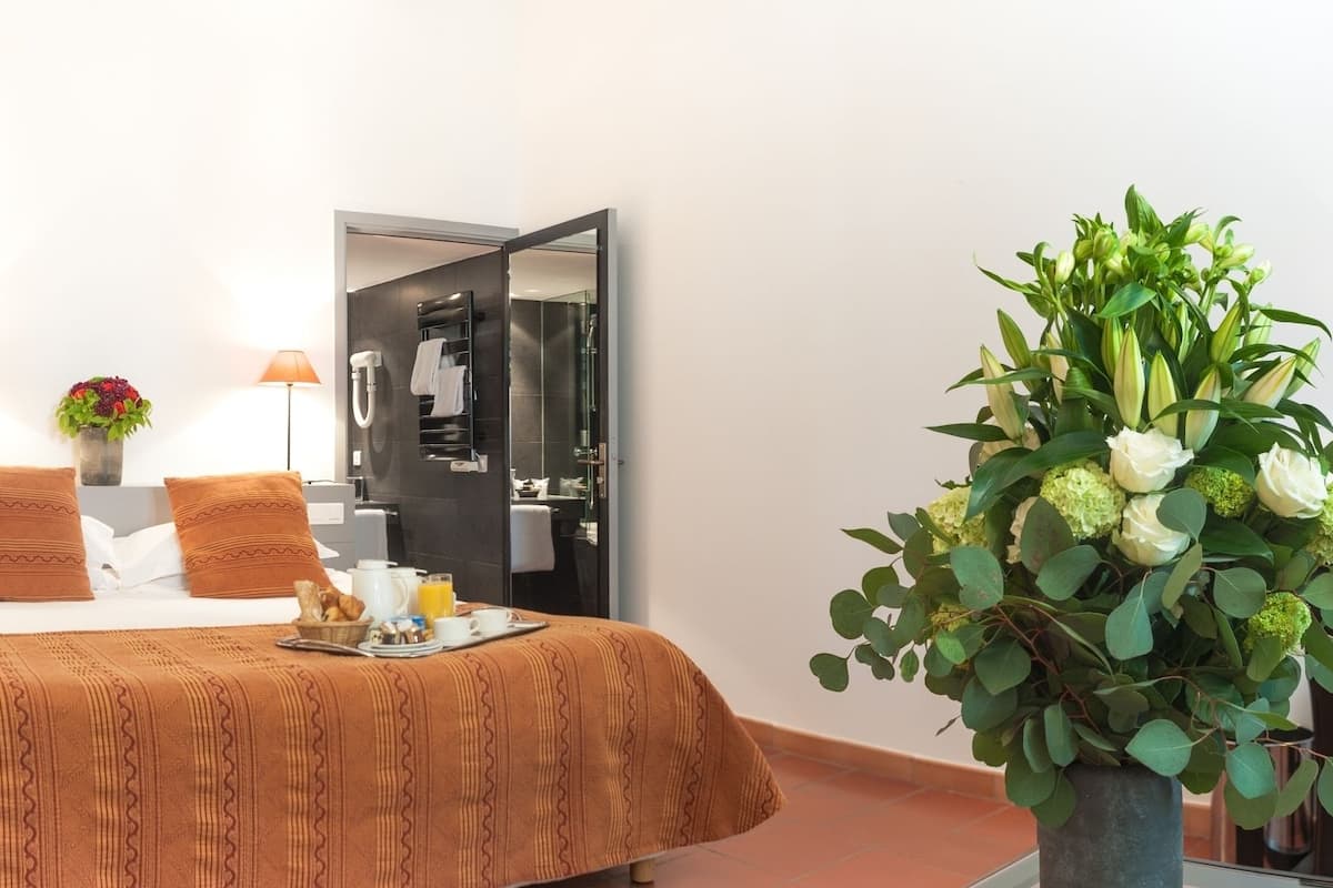 exclusive room | in-room safe, soundproofing, iron/ironing board, free wifi