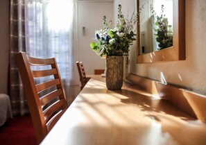 Triple Room | In-room safe, soundproofing, iron/ironing board, free WiFi