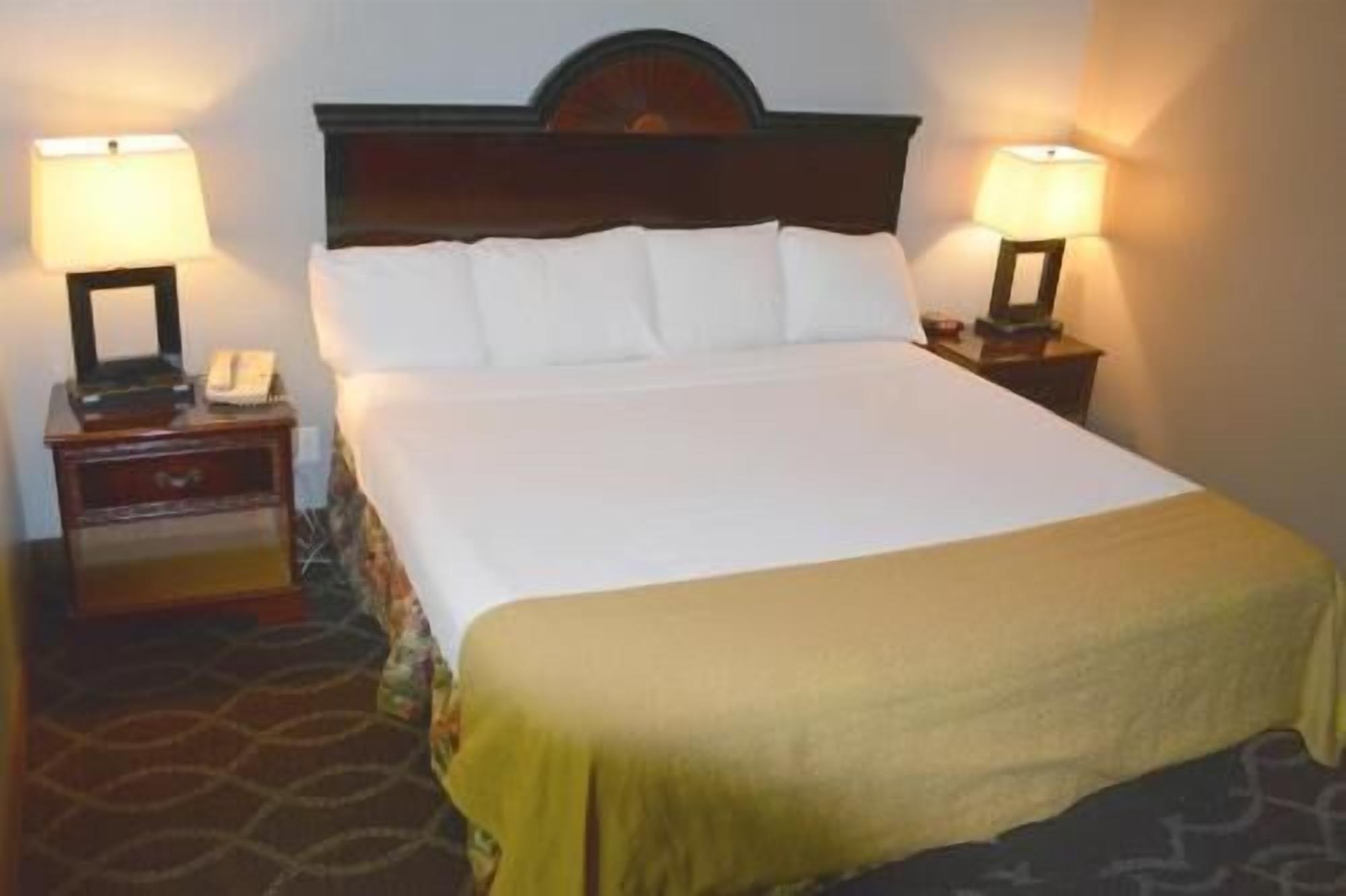 Desk, blackout drapes, iron/ironing board, free WiFi