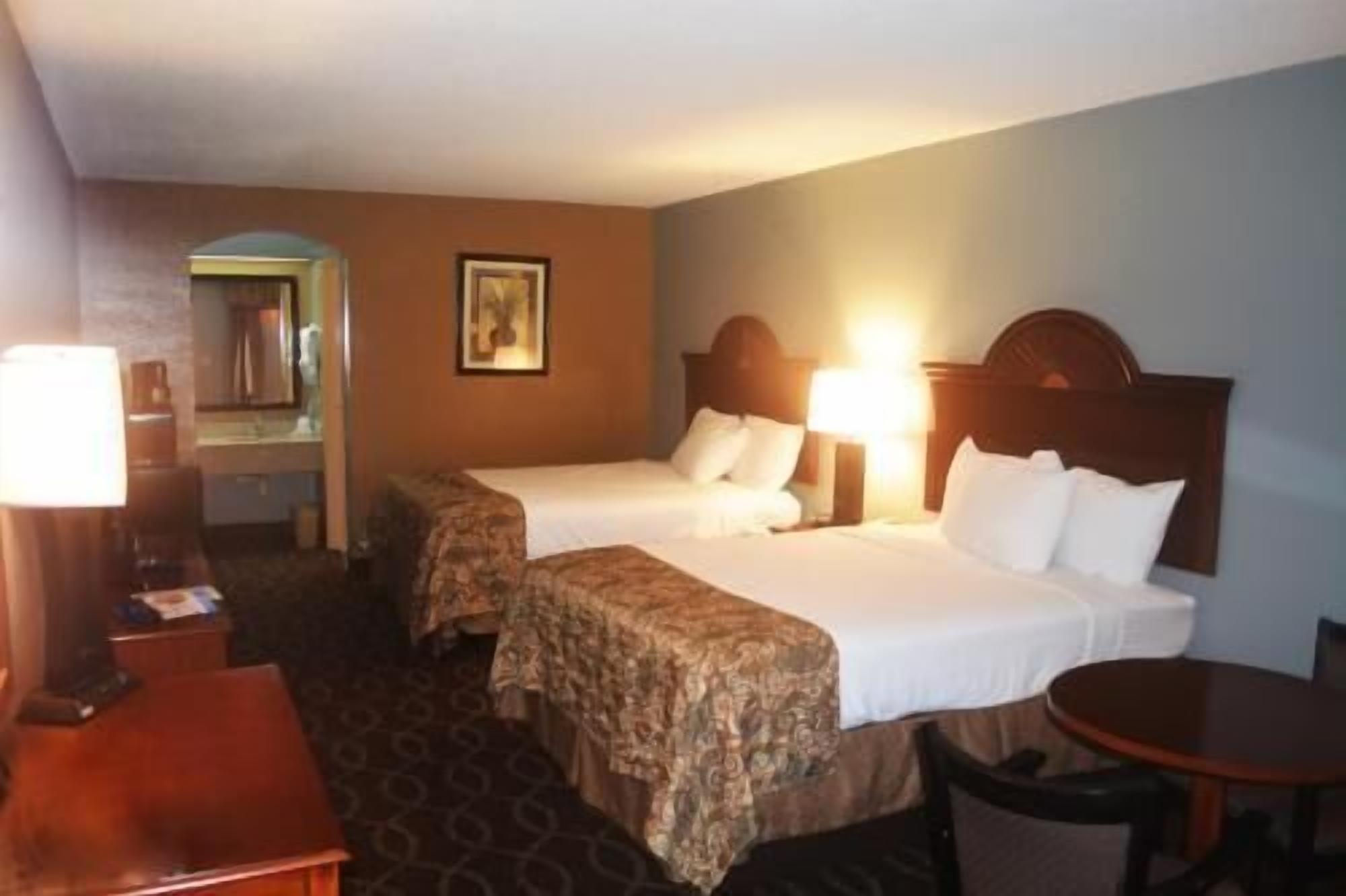 Desk, blackout drapes, iron/ironing board, free WiFi
