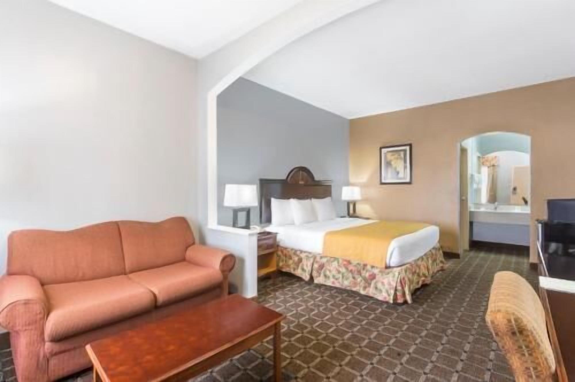 Desk, blackout drapes, iron/ironing board, free WiFi