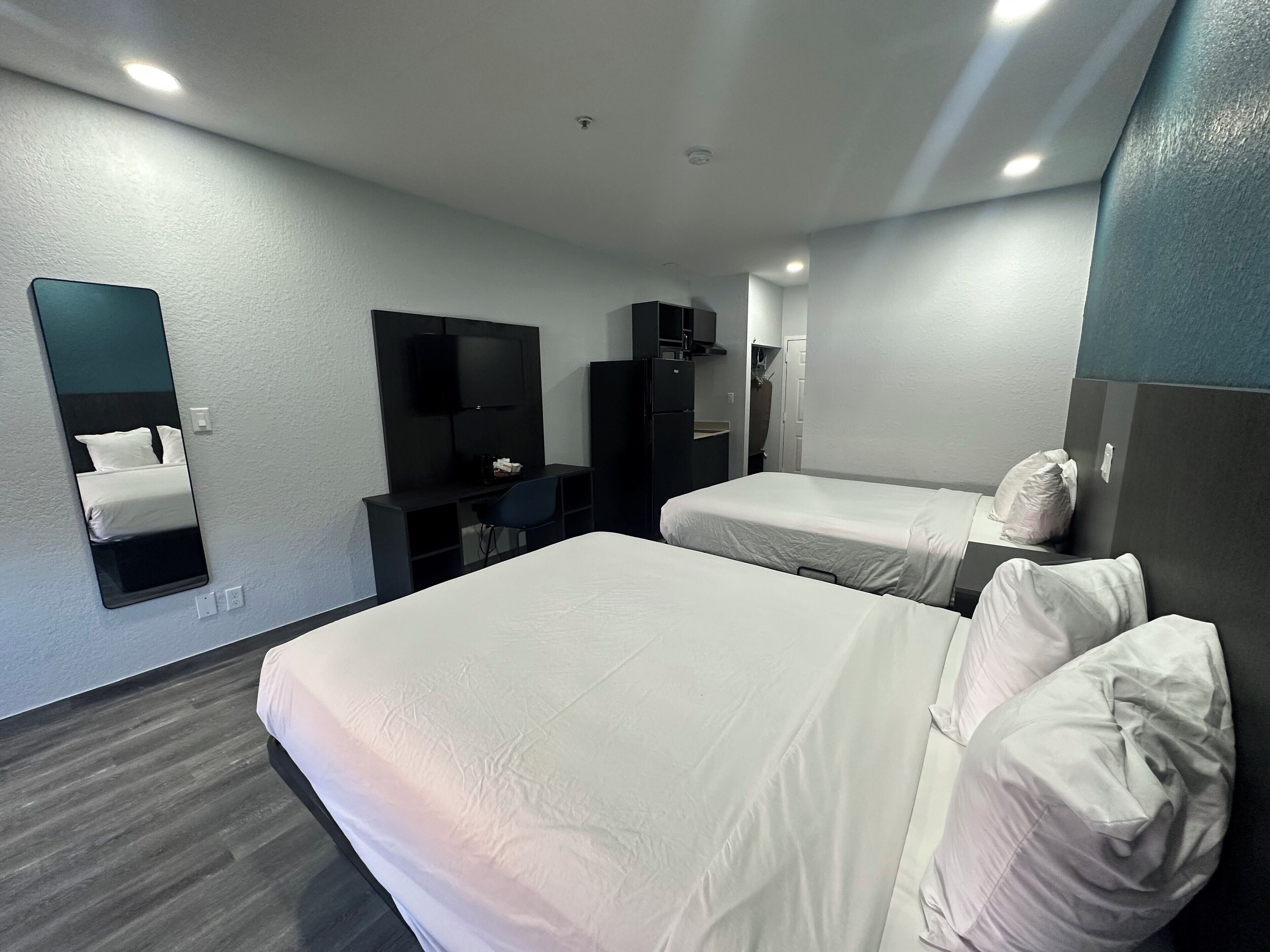 In-room safe, desk, iron/ironing board, free WiFi