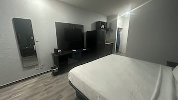 In-room safe, desk, iron/ironing board, free WiFi