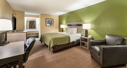 Quality Inn & Suites Garland - East Dallas