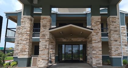 Quality Inn & Suites Garland - East Dallas