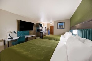 Pillowtop beds, desk, laptop workspace, blackout drapes - Quality Inn Alpine (Alpine)