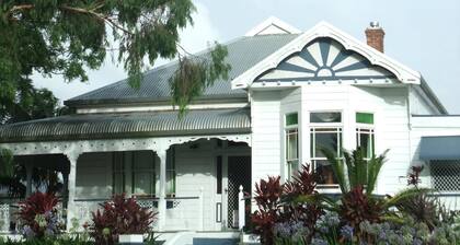 Colonial Court Motor Inn