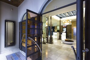 Property entrance - Hotel Comfort Dauro 2 (Granada)