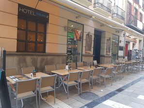 Bar (in der Unterkunft)
