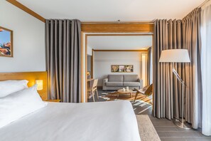 Minibar, in-room safe, blackout drapes, soundproofing - Hôtel Le Morgane (Chamonix-Mont-Blanc)