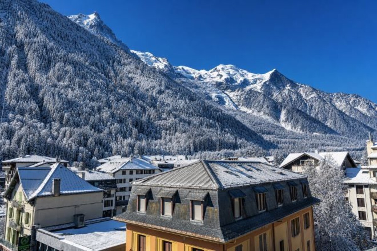 Superior Room with Balcony and Mont-Blanc View