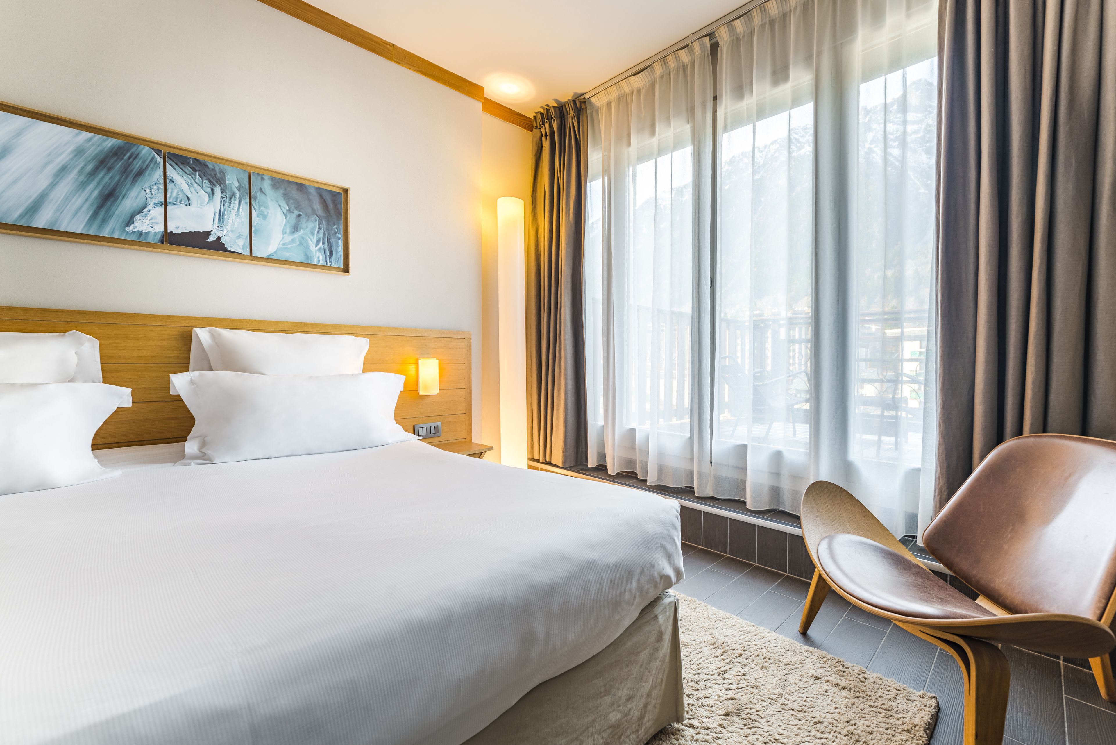 junior suite, balcony | 1 bedroom, minibar, in-room safe, blackout curtains