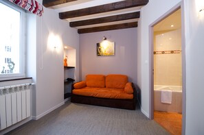 Pillowtop beds, minibar, in-room safe, blackout drapes