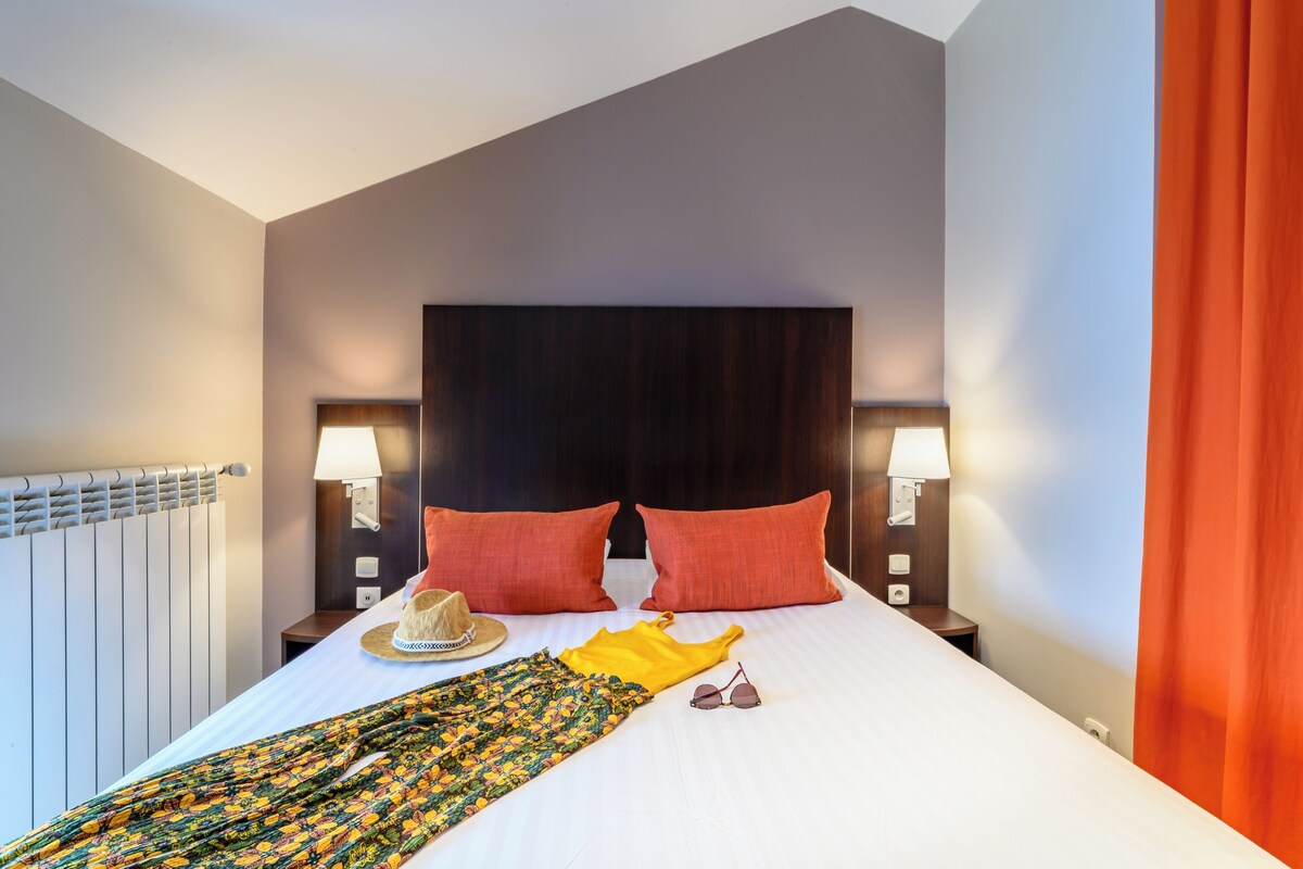 Family Duplex, Multiple Beds, Non Smoking | Pillow-top beds, in-room safe, blackout curtains, soundproofing
