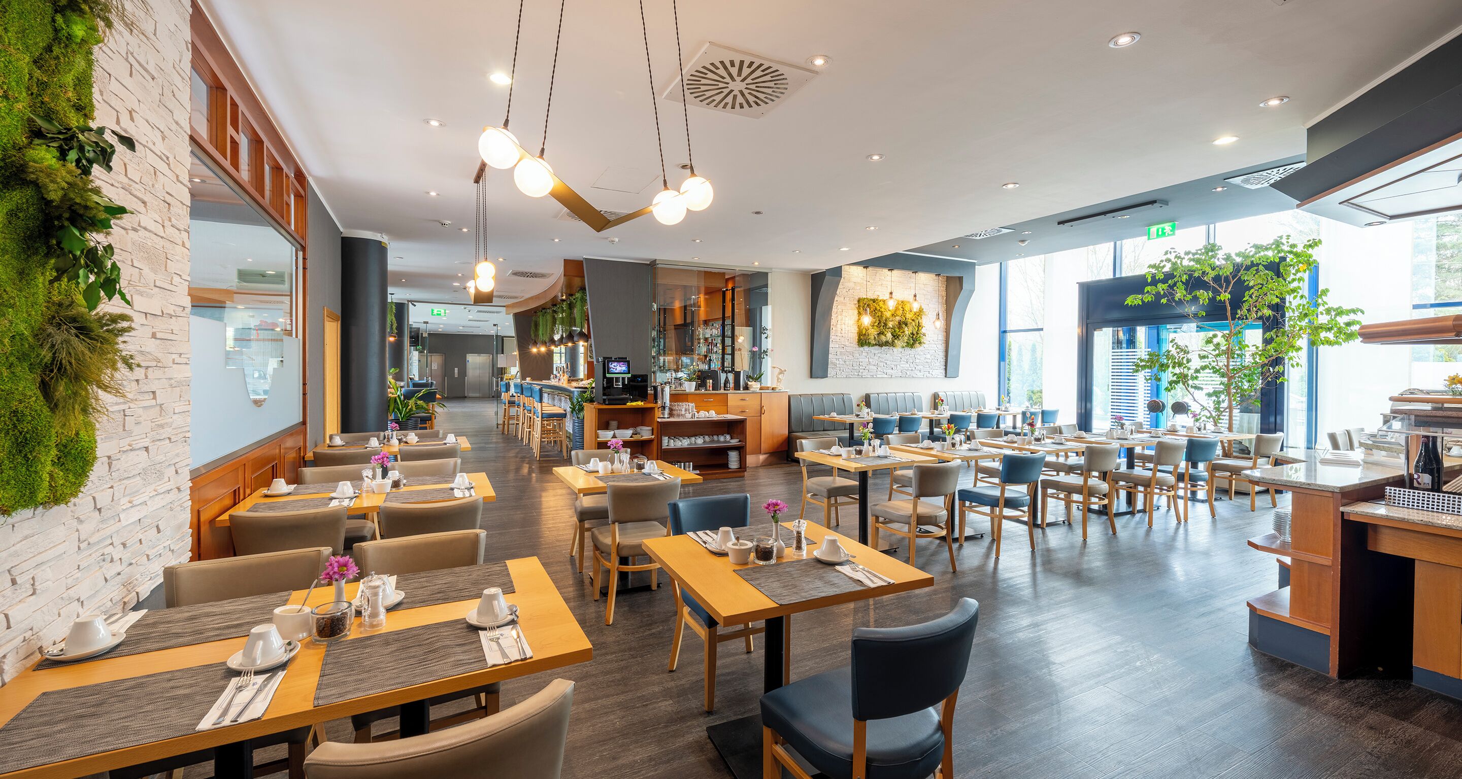 Daily buffet breakfast (EUR 16 per person)