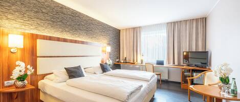 Comfort Double Room | Individually decorated, individually furnished, desk, laptop workspace