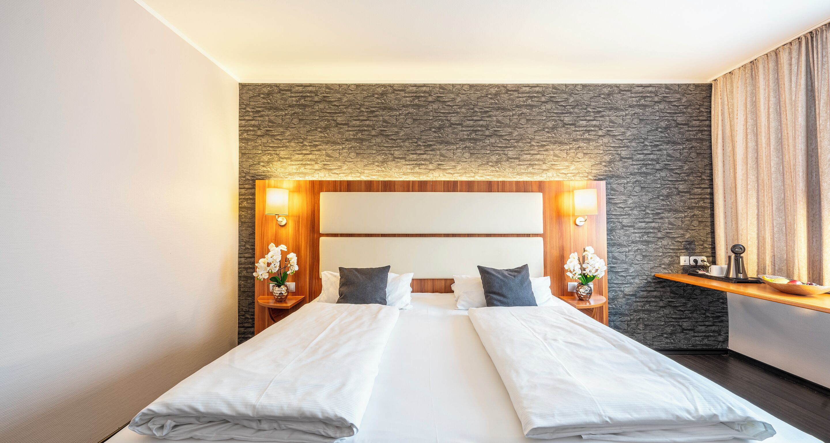 بديكورات فريدة لكل غرفة وطراز فريد لكل وحدة ومكتب