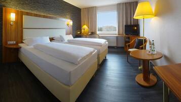 Minibar, Zimmersafe, individuell dekoriert, individuell eingerichtet