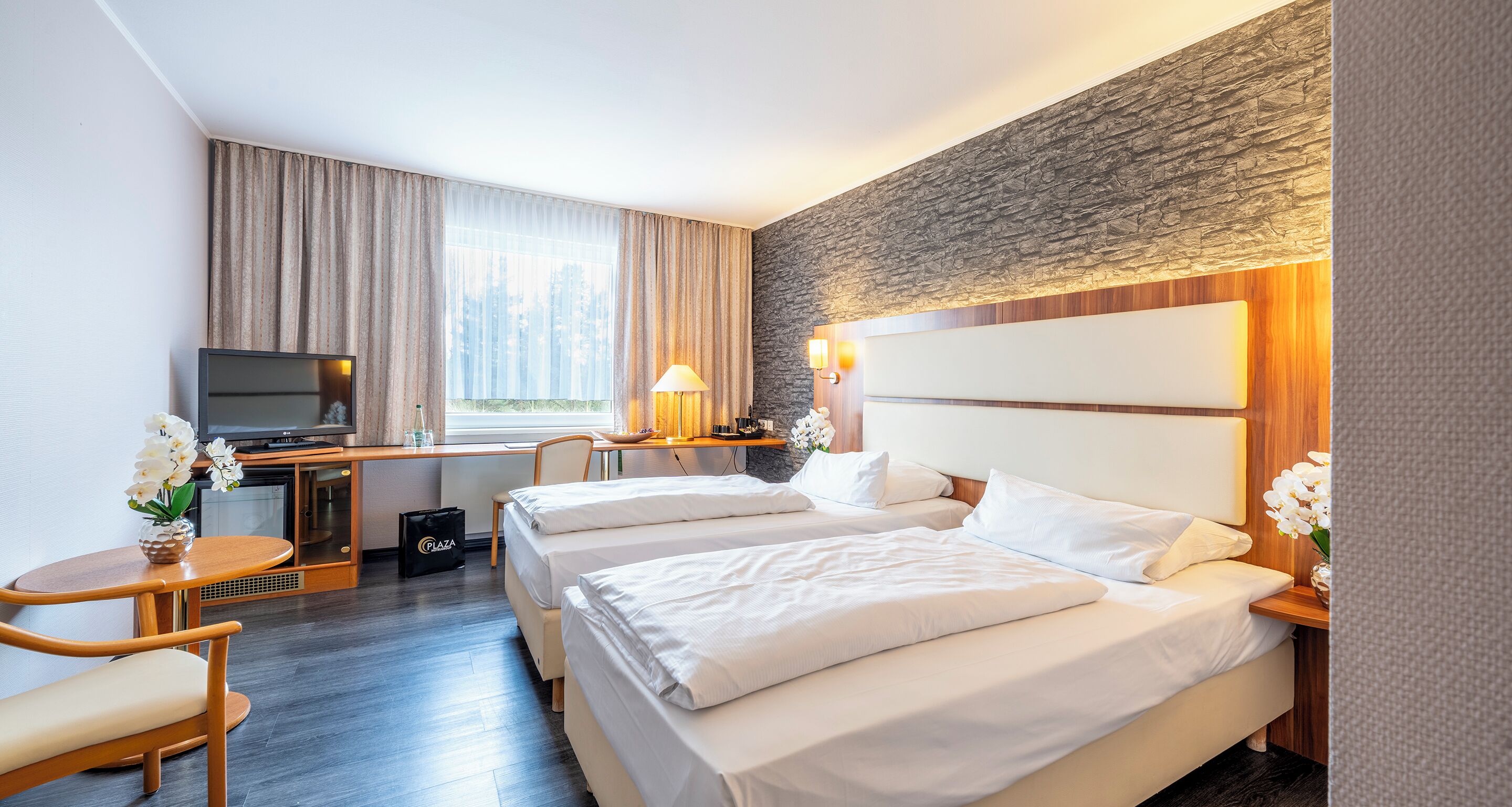 Standard Twin Room | Individually decorated, individually furnished, desk, laptop workspace